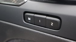 2023 (73) VOLVO XC40 2.0 B4P Ultimate Dark 5dr Auto 5472771