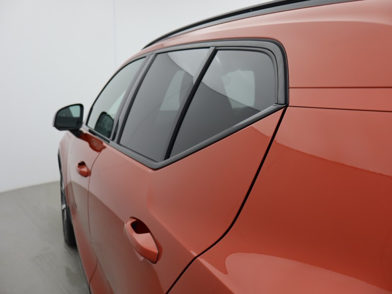 2023 (73) VOLVO XC40 2.0 B4P Ultimate Dark 5dr Auto 5472761