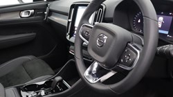 2023 (73) VOLVO XC40 2.0 B4P Ultimate Dark 5dr Auto 5472776