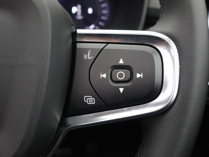 2023 (73) VOLVO XC40 2.0 B4P Ultimate Dark 5dr Auto 5472790