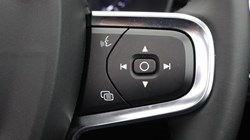 2023 (73) VOLVO XC40 2.0 B4P Ultimate Dark 5dr Auto 5472790