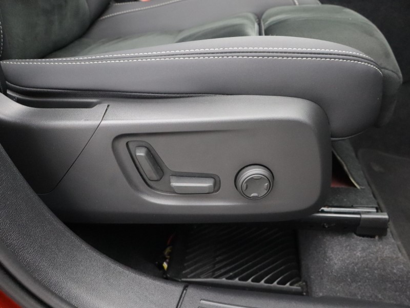 2023 (73) VOLVO XC40 2.0 B4P Ultimate Dark 5dr Auto 5472772