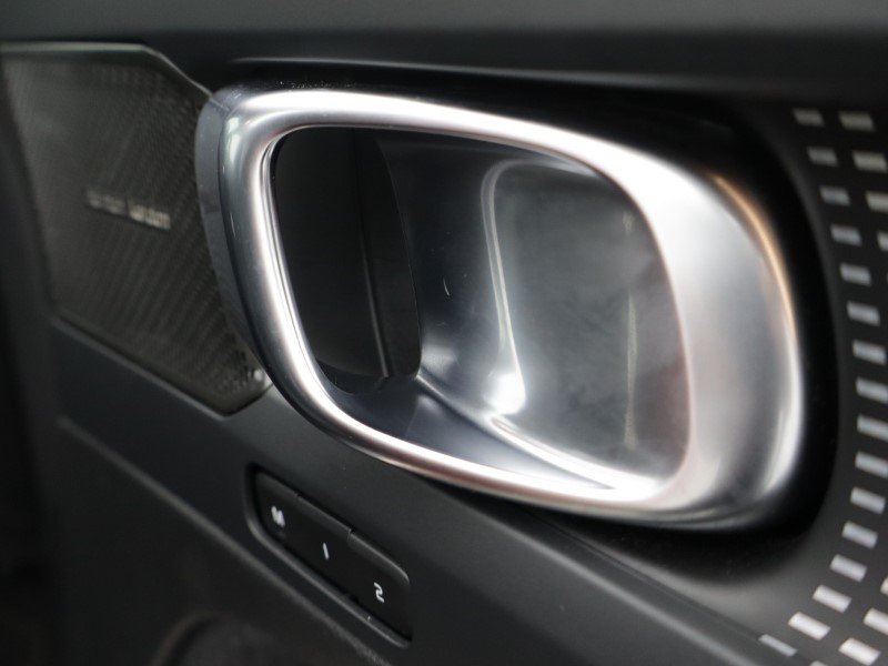 2023 (73) VOLVO XC40 2.0 B4P Ultimate Dark 5dr Auto 5472770