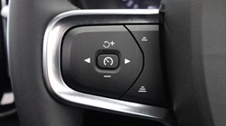 2023 (73) VOLVO XC40 2.0 B4P Ultimate Dark 5dr Auto 5472789