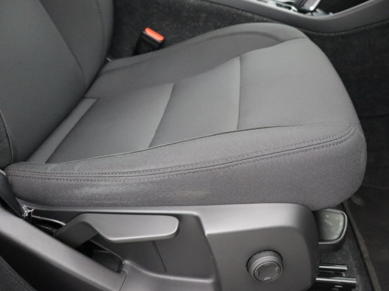2020 (20) VOLVO XC40 2.0 D3 Momentum 5dr Geartronic 5489450