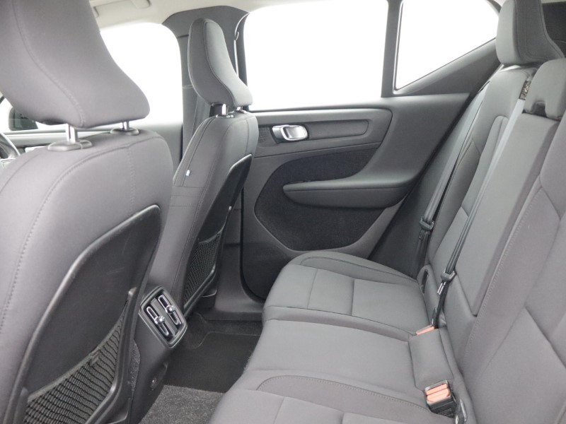 2020 (20) VOLVO XC40 2.0 D3 Momentum 5dr Geartronic 5489443