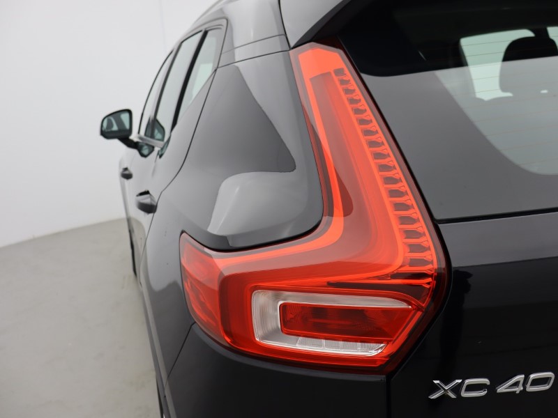 2020 (20) VOLVO XC40 2.0 D3 Momentum 5dr Geartronic 5489434