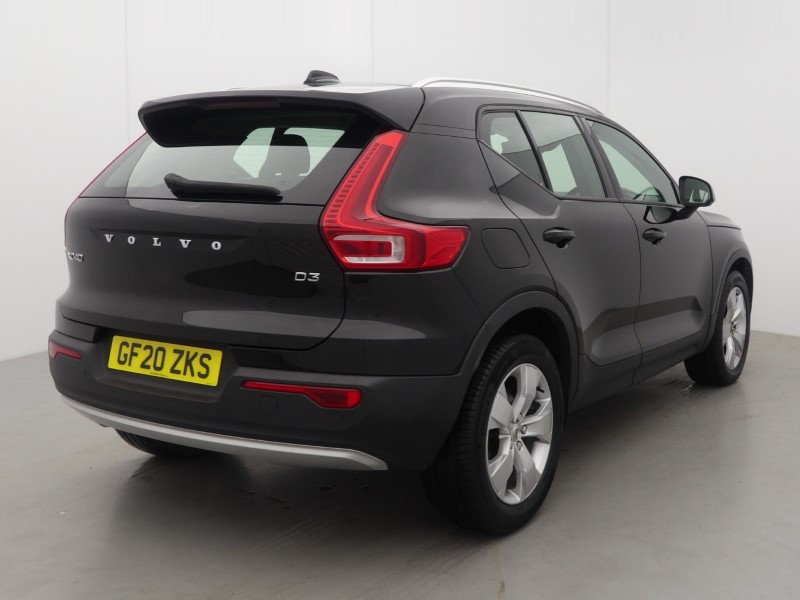 2020 (20) VOLVO XC40 2.0 D3 Momentum 5dr Geartronic 5489428