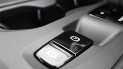 2020 (20) VOLVO XC40 2.0 D3 Momentum 5dr Geartronic 5489470