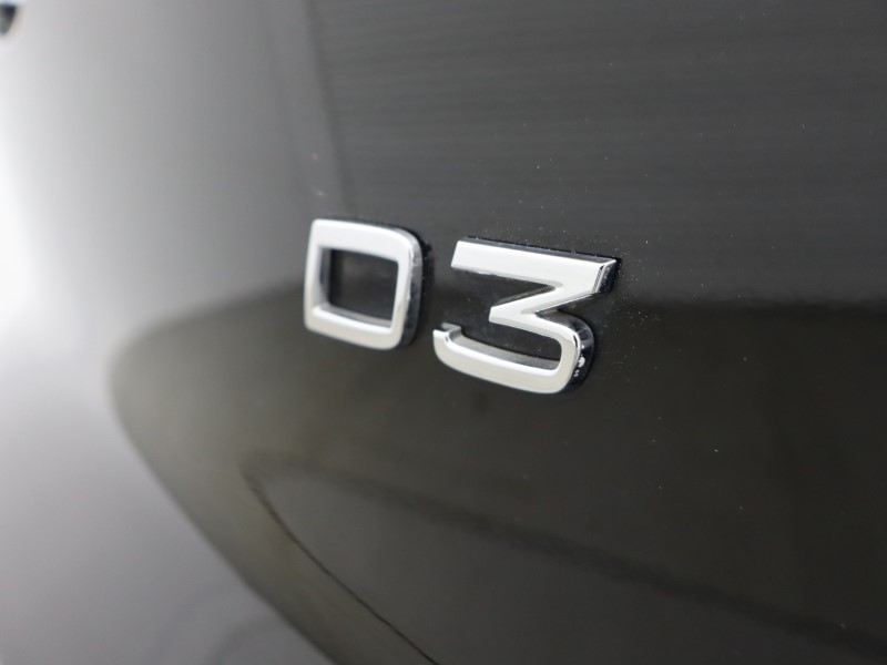 2020 (20) VOLVO XC40 2.0 D3 Momentum 5dr Geartronic 5489436