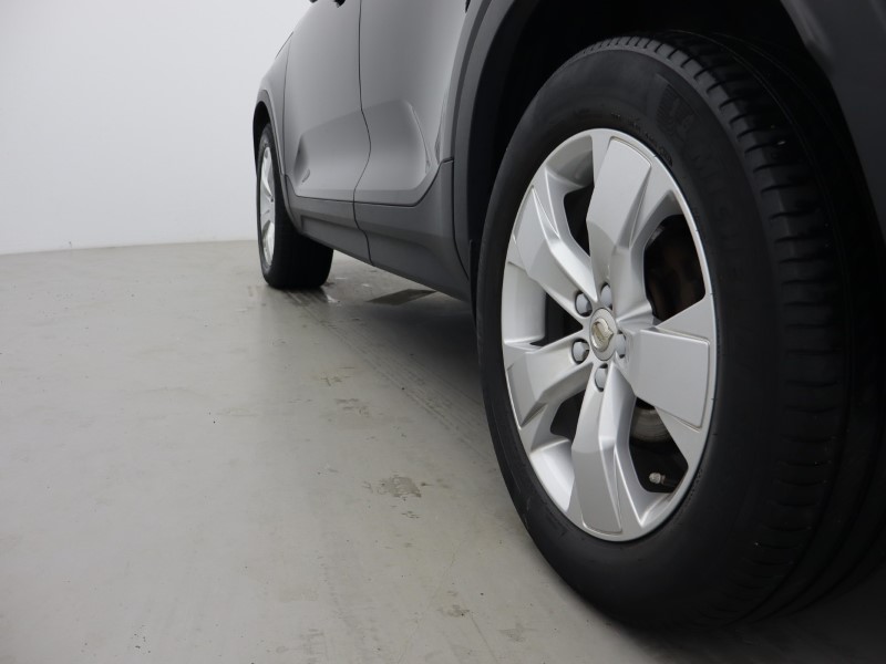 2020 (20) VOLVO XC40 2.0 D3 Momentum 5dr Geartronic 5489441