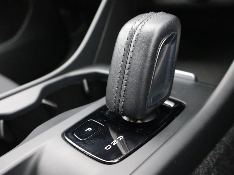 2020 (20) VOLVO XC40 2.0 D3 Momentum 5dr Geartronic 5489469