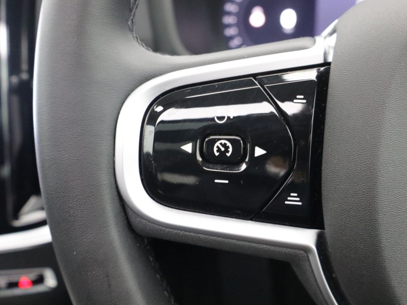 2025 (25) VOLVO V60 2.0 B4P Ultra Dark 5dr Auto 5497662
