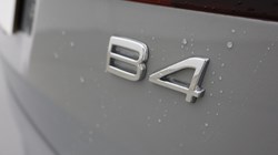 2025 (25) VOLVO V60 2.0 B4P Ultra Dark 5dr Auto 5497643