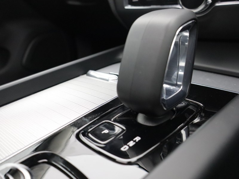 2025 (25) VOLVO V60 2.0 B4P Ultra Dark 5dr Auto 5497674