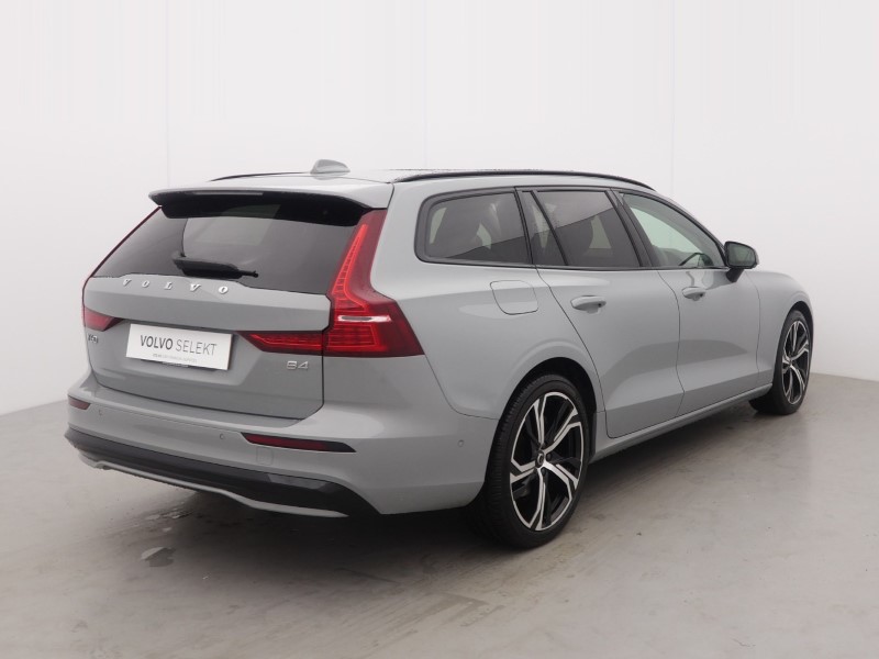 2025 (25) VOLVO V60 2.0 B4P Ultra Dark 5dr Auto 5497633