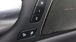 2025 (25) VOLVO V60 2.0 B4P Ultra Dark 5dr Auto 5497689