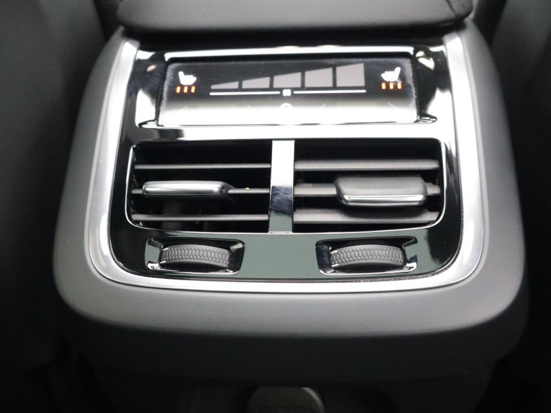 2025 (25) VOLVO V60 2.0 B4P Ultra Dark 5dr Auto 5497658