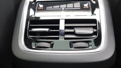 2025 (25) VOLVO V60 2.0 B4P Ultra Dark 5dr Auto 5497658