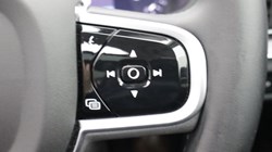 2025 (25) VOLVO V60 2.0 B4P Ultra Dark 5dr Auto 5497663
