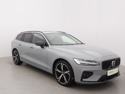 2025 (25) VOLVO V60 2.0 B4P Ultra Dark 5dr Auto