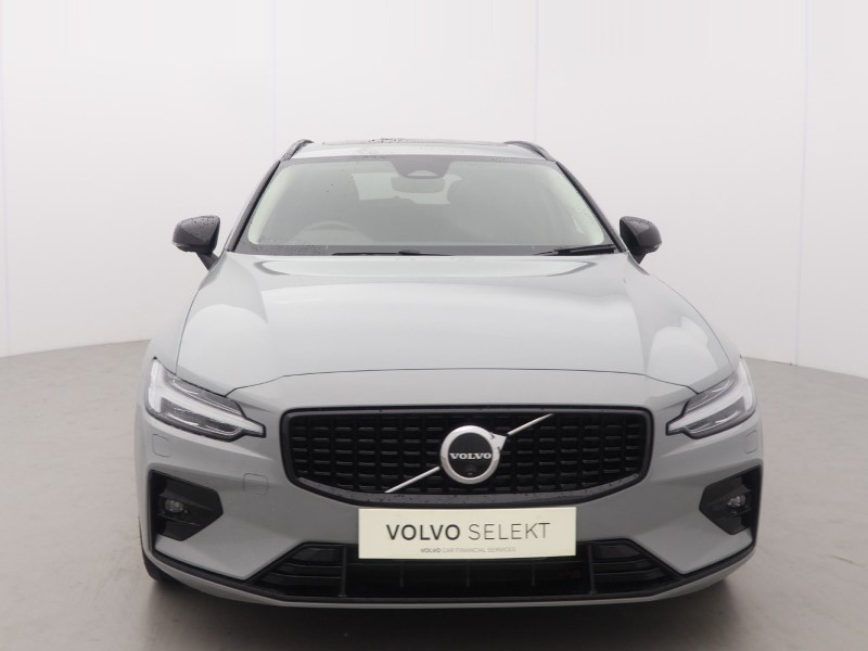 2025 (25) VOLVO V60 2.0 B4P Ultra Dark 5dr Auto 5497627