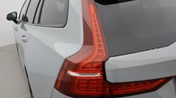 2025 (25) VOLVO V60 2.0 B4P Ultra Dark 5dr Auto 5497641