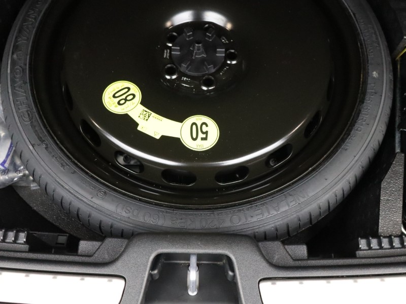 2025 (25) VOLVO V60 2.0 B4P Ultra Dark 5dr Auto 5497645