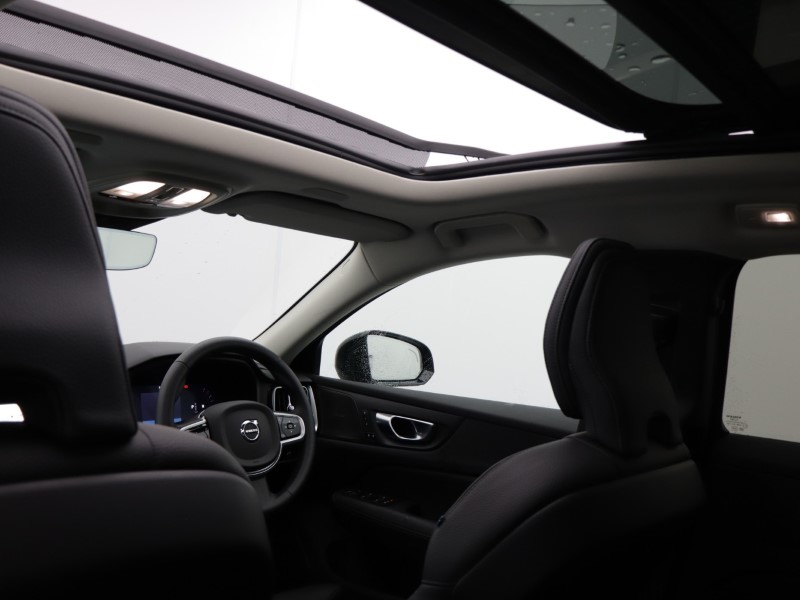 2025 (25) VOLVO V60 2.0 B4P Ultra Dark 5dr Auto 5497652