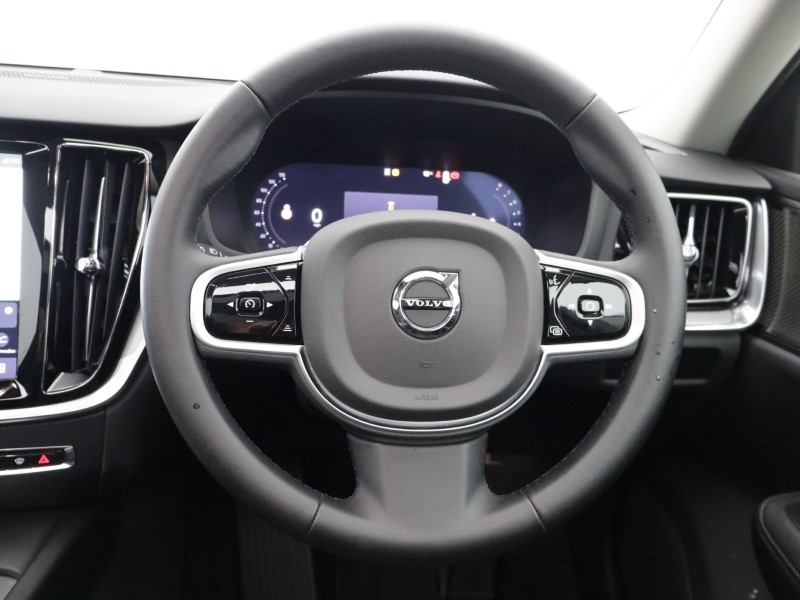 2025 (25) VOLVO V60 2.0 B4P Ultra Dark 5dr Auto 5497661