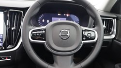 2025 (25) VOLVO V60 2.0 B4P Ultra Dark 5dr Auto 5497661