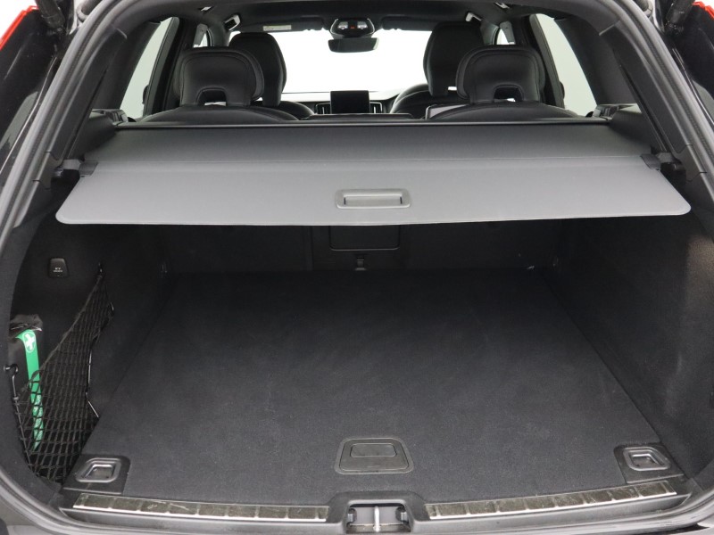 2025 (75) VOLVO XC60 2.0 B5P Plus Black Edition 5dr AWD Geartronic 5485639