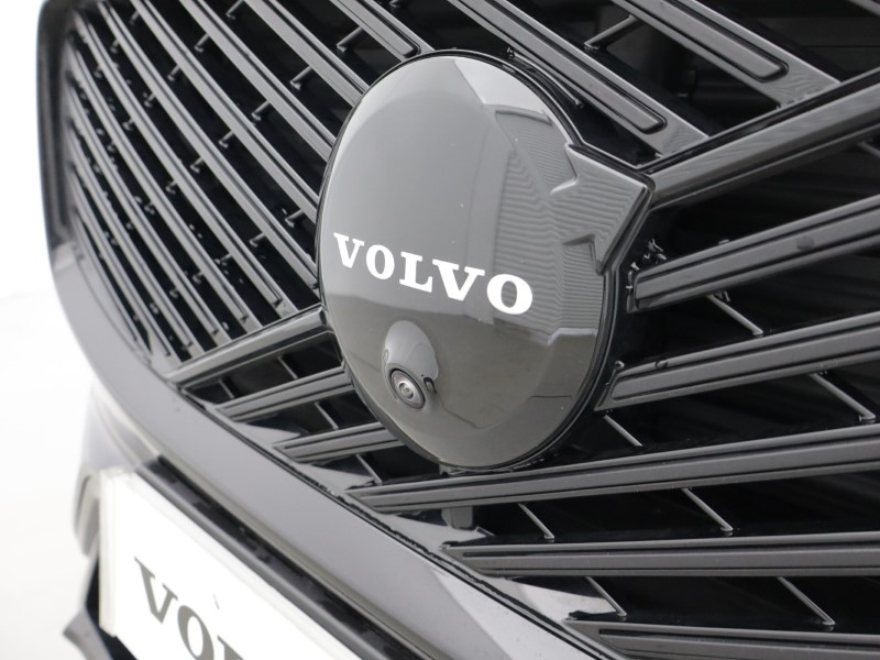 2025 (75) VOLVO XC60 2.0 B5P Plus Black Edition 5dr AWD Geartronic 5485633