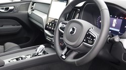 2025 (75) VOLVO XC60 2.0 B5P Plus Black Edition 5dr AWD Geartronic 5485660