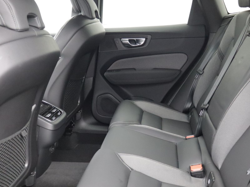 2025 (75) VOLVO XC60 2.0 B5P Plus Black Edition 5dr AWD Geartronic 5485649