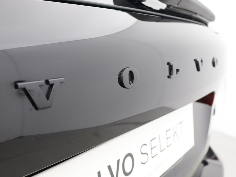 2025 (75) VOLVO XC60 2.0 B5P Plus Black Edition 5dr AWD Geartronic 5485637