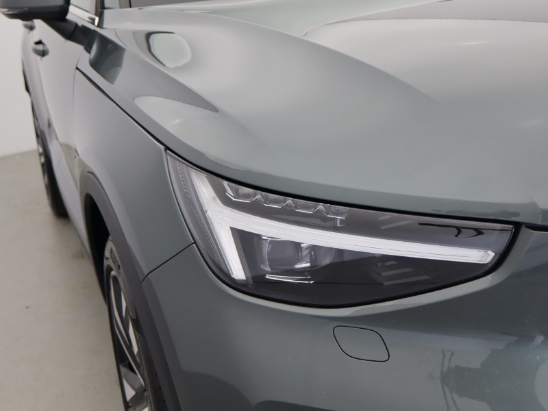 2025 (75) VOLVO XC40 2.0 B4P Ultra Dark 5dr Auto *VAT QUALIFYING* 5496495