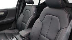 2025 (75) VOLVO XC40 2.0 B4P Ultra Dark 5dr Auto *VAT QUALIFYING* 5496525