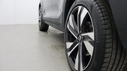 2025 (75) VOLVO XC40 2.0 B4P Ultra Dark 5dr Auto *VAT QUALIFYING* 5496510