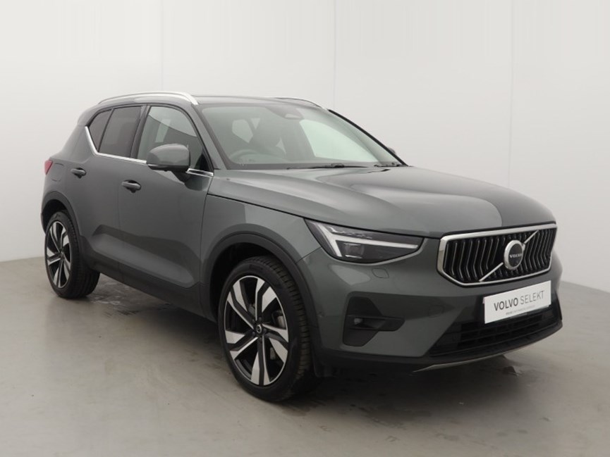 2025 (75) VOLVO XC40 2.0 B4P Ultra Dark 5dr Auto *VAT QUALIFYING*