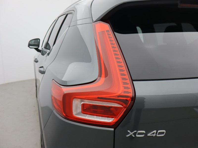 2025 (75) VOLVO XC40 2.0 B4P Ultra Dark 5dr Auto *VAT QUALIFYING* 5496502
