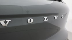 2025 (75) VOLVO XC40 2.0 B4P Ultra Dark 5dr Auto *VAT QUALIFYING* 5496503