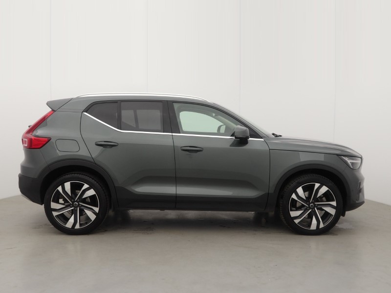 2025 (75) VOLVO XC40 2.0 B4P Ultra Dark 5dr Auto *VAT QUALIFYING* 5496492