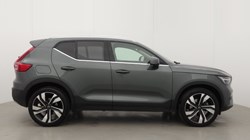 2025 (75) VOLVO XC40 2.0 B4P Ultra Dark 5dr Auto *VAT QUALIFYING* 5496492