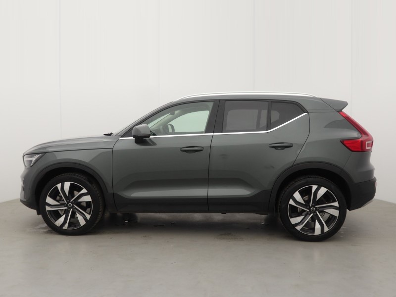 2025 (75) VOLVO XC40 2.0 B4P Ultra Dark 5dr Auto *VAT QUALIFYING* 5496491