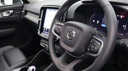 2025 (75) VOLVO XC40 2.0 B4P Ultra Dark 5dr Auto *VAT QUALIFYING* 5496521