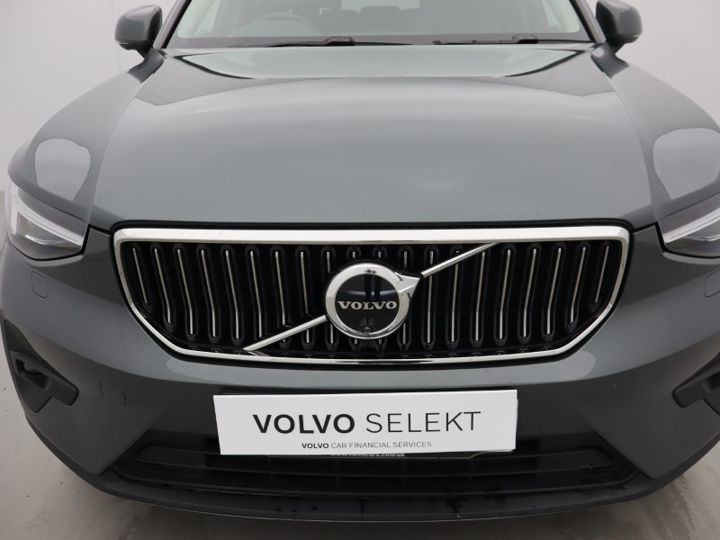 2025 (75) VOLVO XC40 2.0 B4P Ultra Dark 5dr Auto *VAT QUALIFYING* 5496499