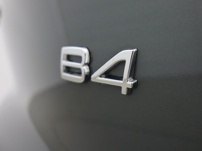 2025 (75) VOLVO XC40 2.0 B4P Ultra Dark 5dr Auto *VAT QUALIFYING* 5496504