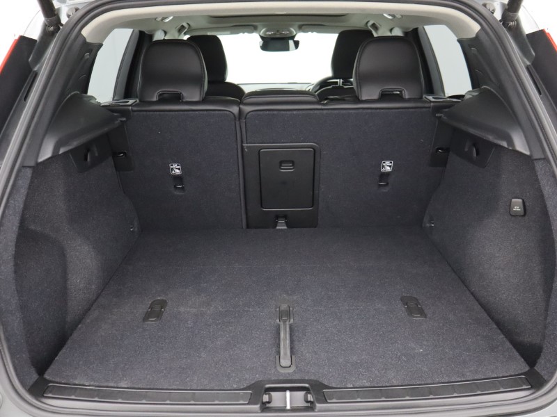 2025 (75) VOLVO XC40 2.0 B4P Ultra Dark 5dr Auto *VAT QUALIFYING* 5496505