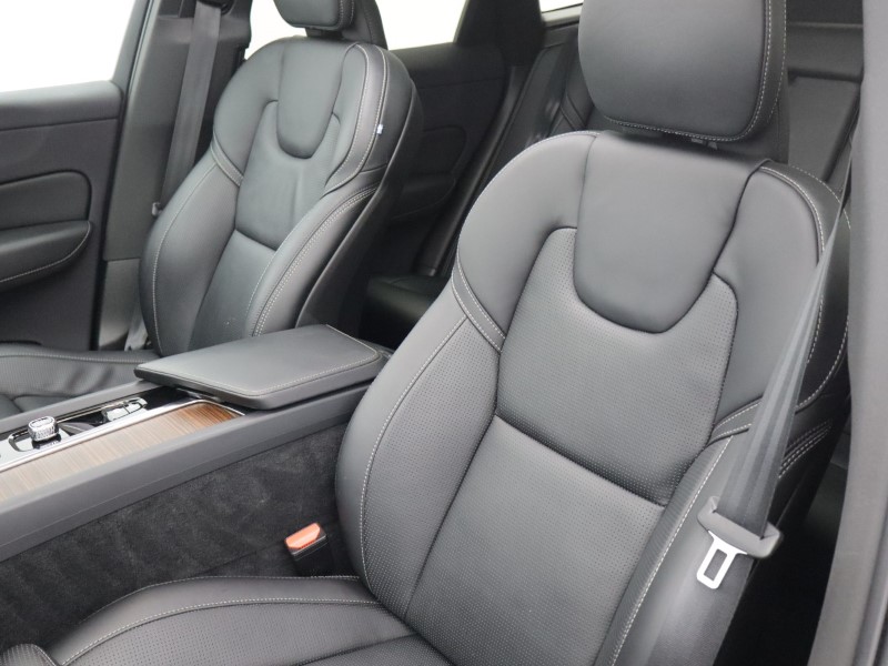 2024 (24) VOLVO XC60 2.0 T8 [455] RC PHEV Ultimate Dark 5dr AWD Gtron 5472034